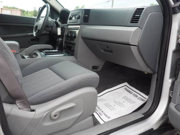 2007 Jeep Grand Cherokee 4X4 V-6 Auto Air Full Power Moonroof 122K for sale in West Warwick, CT – photo 15