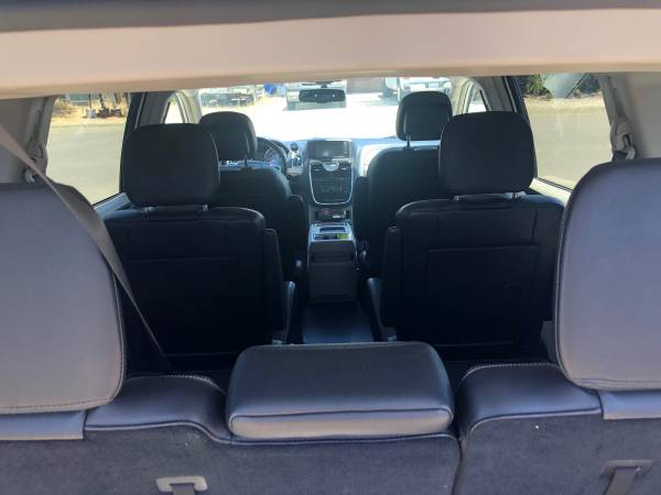 Minivan 2015 Chrysler Town and Country for sale in Solvang, CA – photo 8