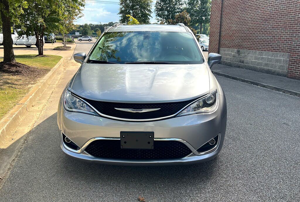 2020 Chrysler Pacifica Touring L FWD for sale in Olive Branch, MS – photo 2
