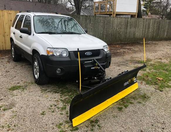 ★ 2017 MEYER SNOW PLOW on 2OO6 FORD ESCAPE XLT 4x4 - cars & trucks -... for sale in Champaign, IN
