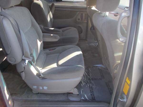 2004 Toyota Sienna XLE 1-OWNER - - by dealer - vehicle for sale in Hugo, MN – photo 13