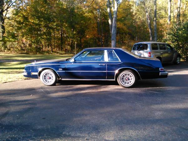 1983 1982 1981 TOP Chrysler IMPERIAL 83 Luxury MOPAR 318 - cars & for sale in Palatine, IL