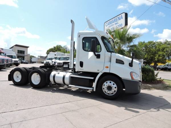 2011 FREIGHTLINER CASCADIA DAYCAB DD13 with for sale in Grand Prairie, TX – photo 11