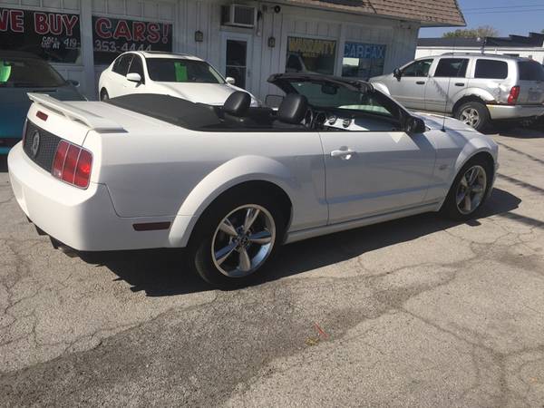 2006 Ford Mustang GT Convertible - - by dealer for sale in Bowling green, OH – photo 17