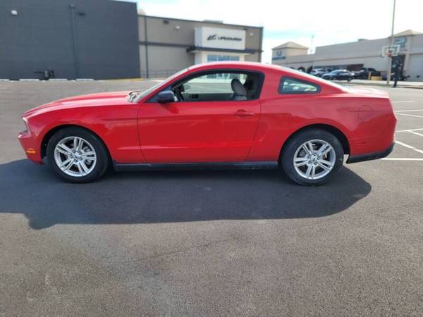 2010 Ford Mustang V6 Manual w/Only 50k Miles! Runs Great! - cars & for sale in Tulsa, OK – photo 2