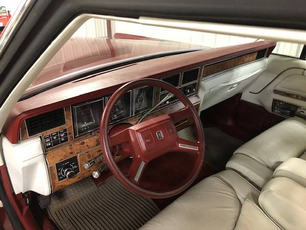 1986 Lincoln Town Car for sale in Sheboygan Falls, WI – photo 14