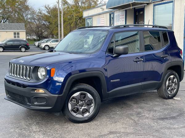2017 JEEP RENEGADE 4x4 SPORT Low Miles 90 Day Warranty - cars for sale in Highland, IL – photo 3
