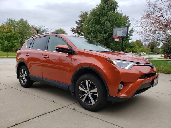 2016 Toyota Rav4 XLE AWD - PRICED TO SELL for sale in Frankfort, IL – photo 3