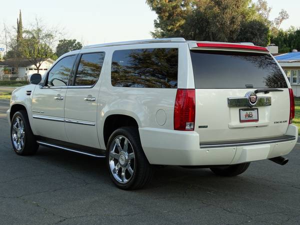 2011 Cadillac Escalade ESV Premium Collection SPACIOUS! FINANCING!! for sale in Pasadena, CA – photo 4