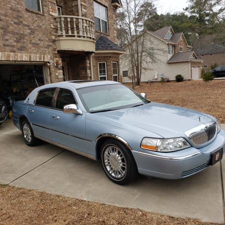 Lincoln Town Car - 2008 for sale in Camden, SC