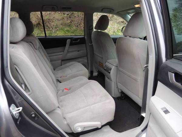 2013 Toyota Highlander Plus Only 94K Miles Back Up PowerGater for sale in binghamton, NY – photo 14