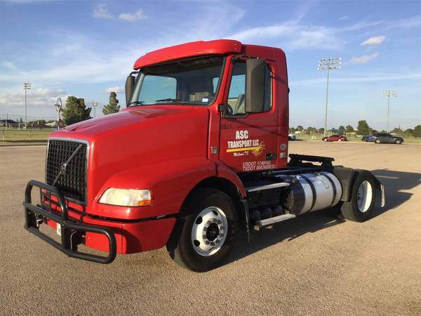 2013 Volvo VNM Day Cab / Daycab for sale in Odessa, TX