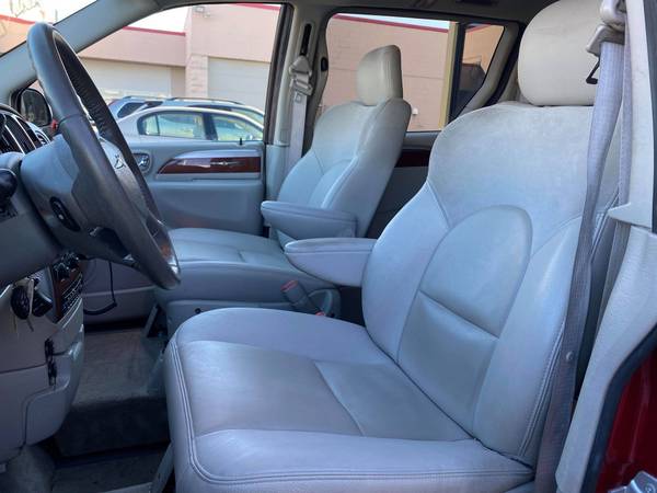 2007 Chrysler Town and Country Wheelchair / Handicap Van 61K Miles -... for sale in Elmhurst, IL – photo 10