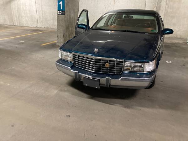 1995 CADILLAC FLEETWOOD - cars & trucks - by owner - vehicle... for sale in Arlington, District Of Columbia