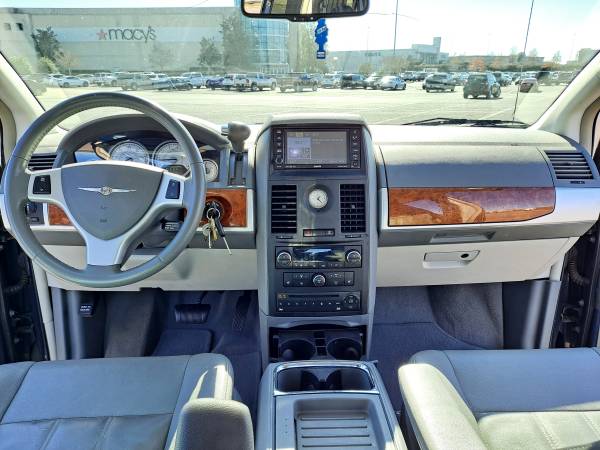 2008 Chrysler Town & Country Touring - 131K Miles 3 8L Stow n Go w for sale in Baton Rouge , LA – photo 12