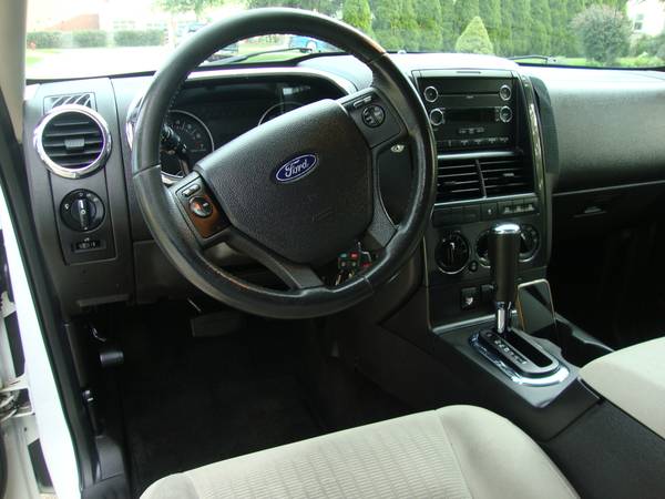 2008 Ford Explorer 4X4 (1 Owner/Southern Truck/Low Miles) - cars & for sale in Pleasant Prairie, WI – photo 14
