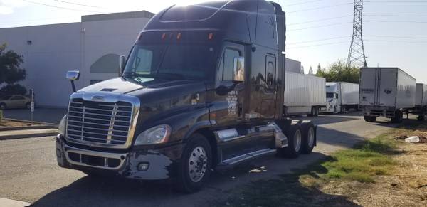 2010 freightliner cascadia for sale in Sacramento , CA – photo 4