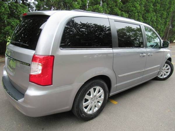 2014 Chrysler Town and Country Touring 4dr Mini Van for sale in Bloomington, IL – photo 4