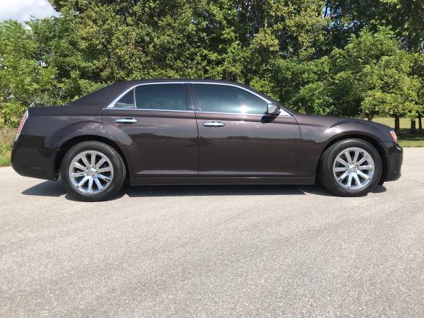 2012 Chrysler 300 C with luxury package for sale in Springfield, MO – photo 5