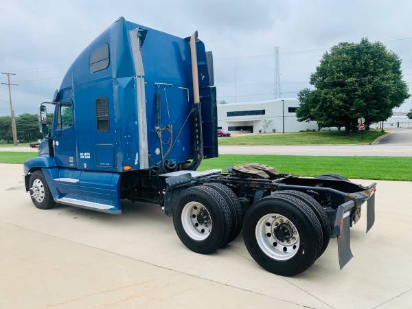 2010 Freightliner Century for sale in Bolingbrook, IL – photo 6