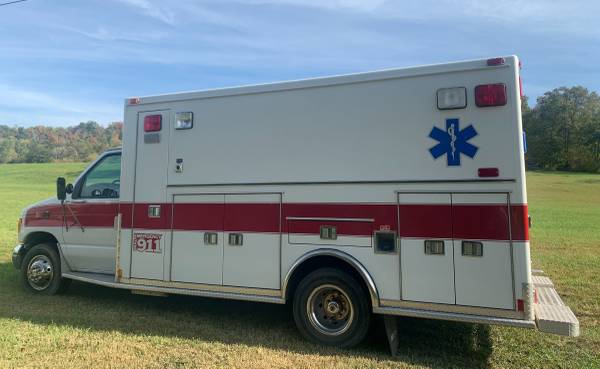 2000 Ford E450 Medtec Ambulance - cars & trucks - by dealer -... for sale in Greeneville, NC – photo 3