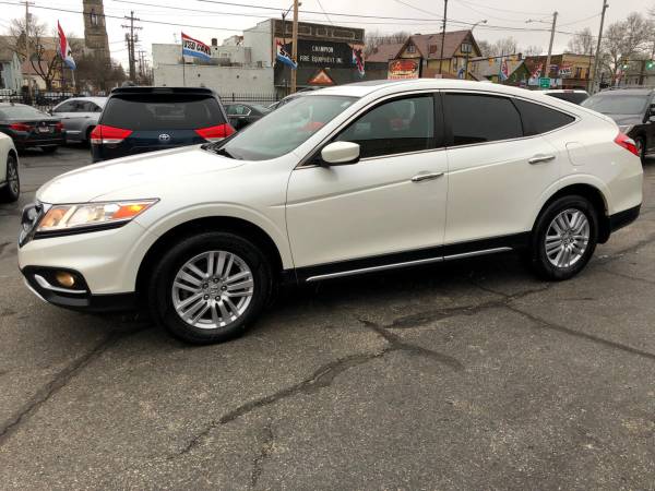 2014 Honda Crosstour 2WD I4 5dr EX Wagon - - by for sale in Cleveland, OH – photo 8