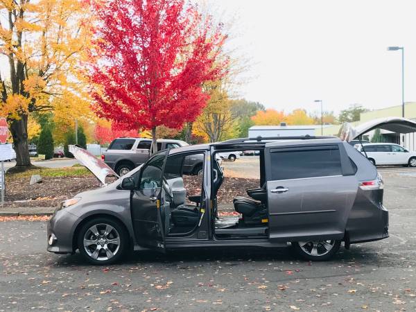 2012 Toyota Sienna SE 8 Passenger 4dr 1-OWNER LOW MILES JUST SERVICED! for sale in Portland, OR – photo 24