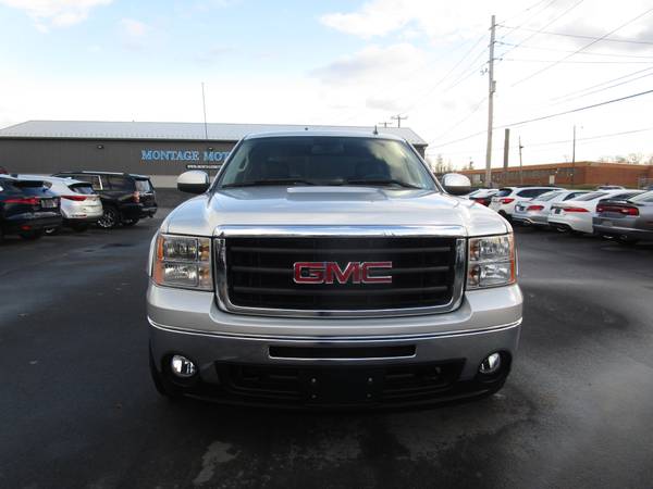 2010 GMC SIERRA SLT CREW CAB - ONE OWNER - BACK UP CAMERA - LOW... for sale in Scranton, PA – photo 14