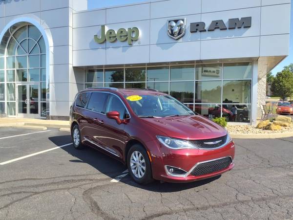 2019 Chrysler Pacifica Touring L - - by dealer for sale in Gibsonia, PA – photo 6