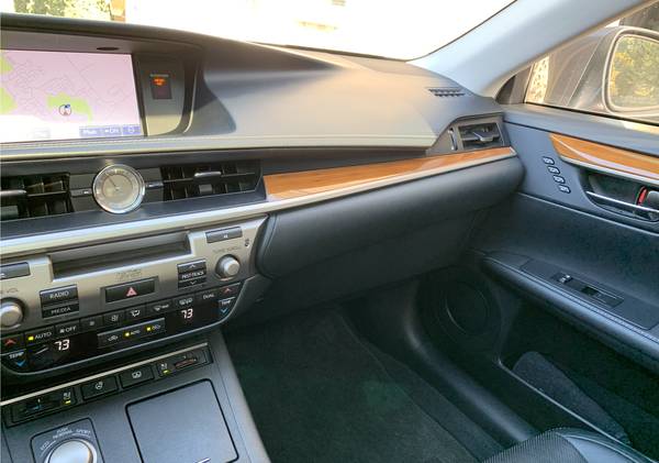 2013 Lexus ES 300h Sedan with Ultra Luxury Package – GREAT Shape! for sale in Mason, OH – photo 9