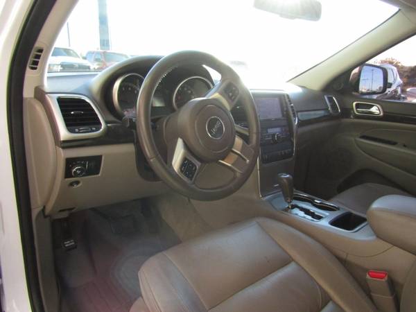 2013 Jeep Grand Cherokee RWD 4dr Laredo - cars & trucks - by dealer... for sale in Watauga (N. Fort Worth), TX – photo 23