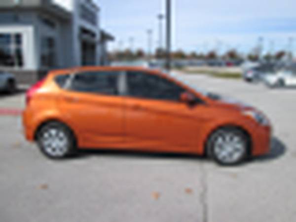 2017 Hyundai Accent SE hatchback Vitamin C Pearl - cars & trucks -... for sale in Fayetteville, AR – photo 7