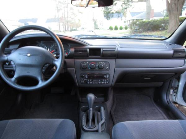 perikng **2004 Chrysler Sebring Convertible - cars & trucks - by... for sale in Norfolk, VA – photo 8