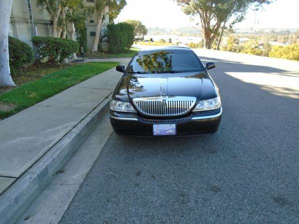 2011 Lincoln Town Car - - by dealer - vehicle for sale in Los Angeles, CA – photo 6