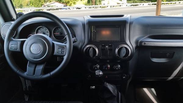 2011 Jeep Wrangler Sport 4WD HardTop Manual with Low Miles One Owner for sale in Ashland, OR – photo 21