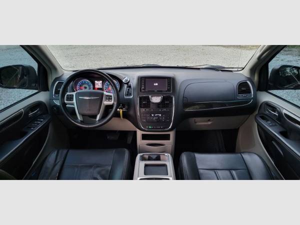 2014 Chrysler Town & Country Touring! DVD! Tow Package! Clean for sale in Bloomington, IN – photo 8
