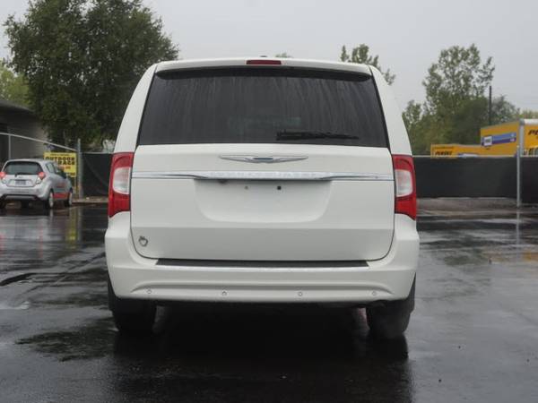 2012 Chrysler Town and Country Touring-L mini-van White for sale in Waterford Township, MI – photo 7
