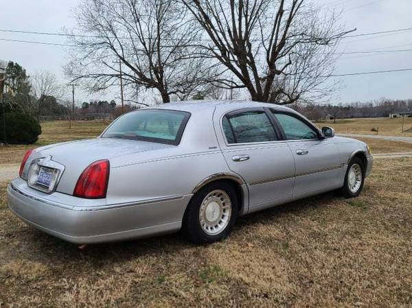 2000 Lincoln Town Car - - by dealer - vehicle for sale in Salisbury, NC – photo 19