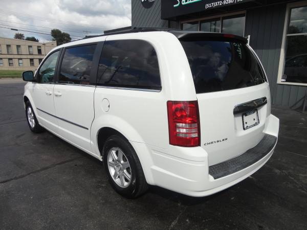 2010 Chrysler Town & Country Touring for sale in Lansing, MI – photo 5