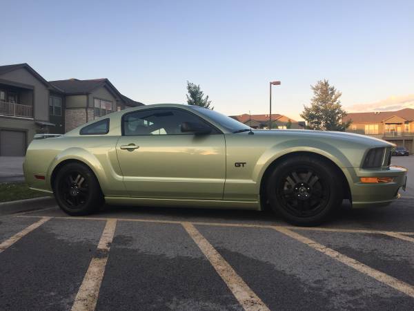 2005 Ford Mustang GT s197 - low mileage & 5 speed manual for sale in Romeoville, IL – photo 5