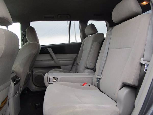 2012 Toyota Highlander Base - - by dealer - vehicle for sale in Sullivan, MO – photo 13