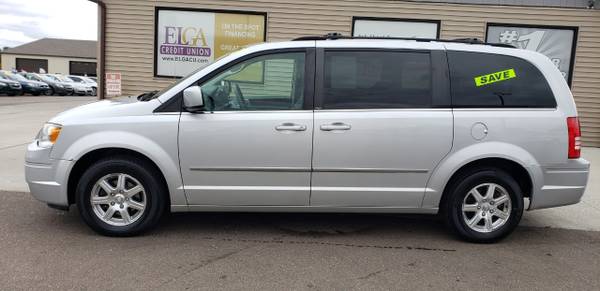 CLEAN!! 2009 Chrysler Town & Country 4dr Wgn Touring for sale in Chesaning, MI – photo 9