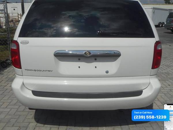 2007 Chrysler Town Country Minivan - Lowest Miles / Cleanest Cars In F for sale in Fort Myers, FL – photo 5