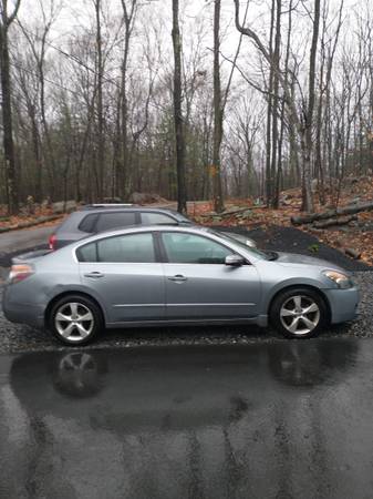 07 nissan altima se - cars & trucks - by owner - vehicle automotive... for sale in Cumberland, RI – photo 2