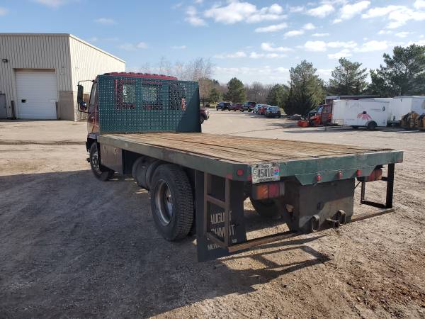2002 Mitsubishi Fuso FK617 Flatbed for sale in Sussex, WI – photo 5