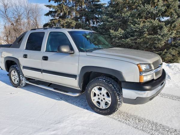 2004 Chevy Avalanche Z71 4x4 Heated Leather, Sunroof X-Cond - cars for sale in Andover, MN – photo 7