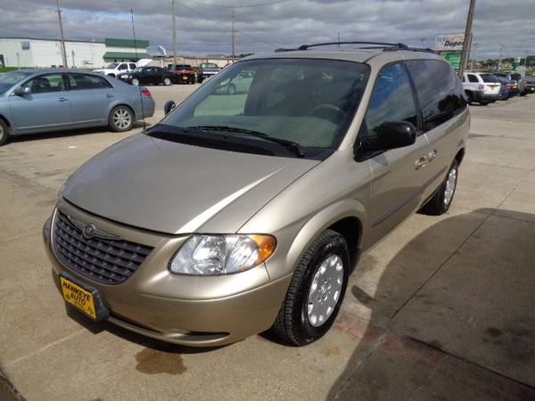 2002 Chrysler Voyager 4dr LX 65K MILES!!! SOLID! for sale in Marion, IA