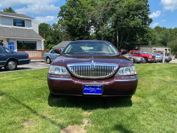 2006 Lincoln Town Car 4dr Sdn Designer Series - cars & trucks - by... for sale in Charlton, MA – photo 2