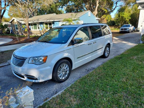 2016 Chrysler Town & Country Touring for sale in SAINT PETERSBURG, FL