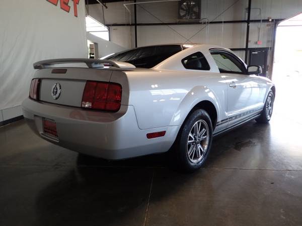2005 Ford Mustang Deluxe 2dr Fastback, Silver for sale in Gretna, NE – photo 7